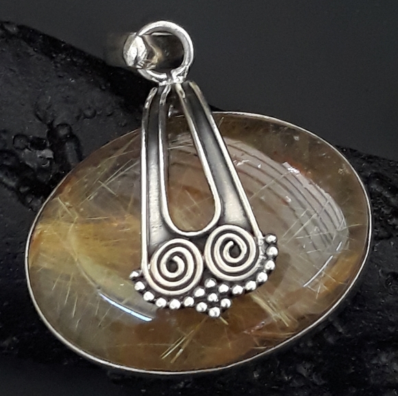 Golden Rutile in Quartz Sterling Silver Pendant - Picture 4 of 7